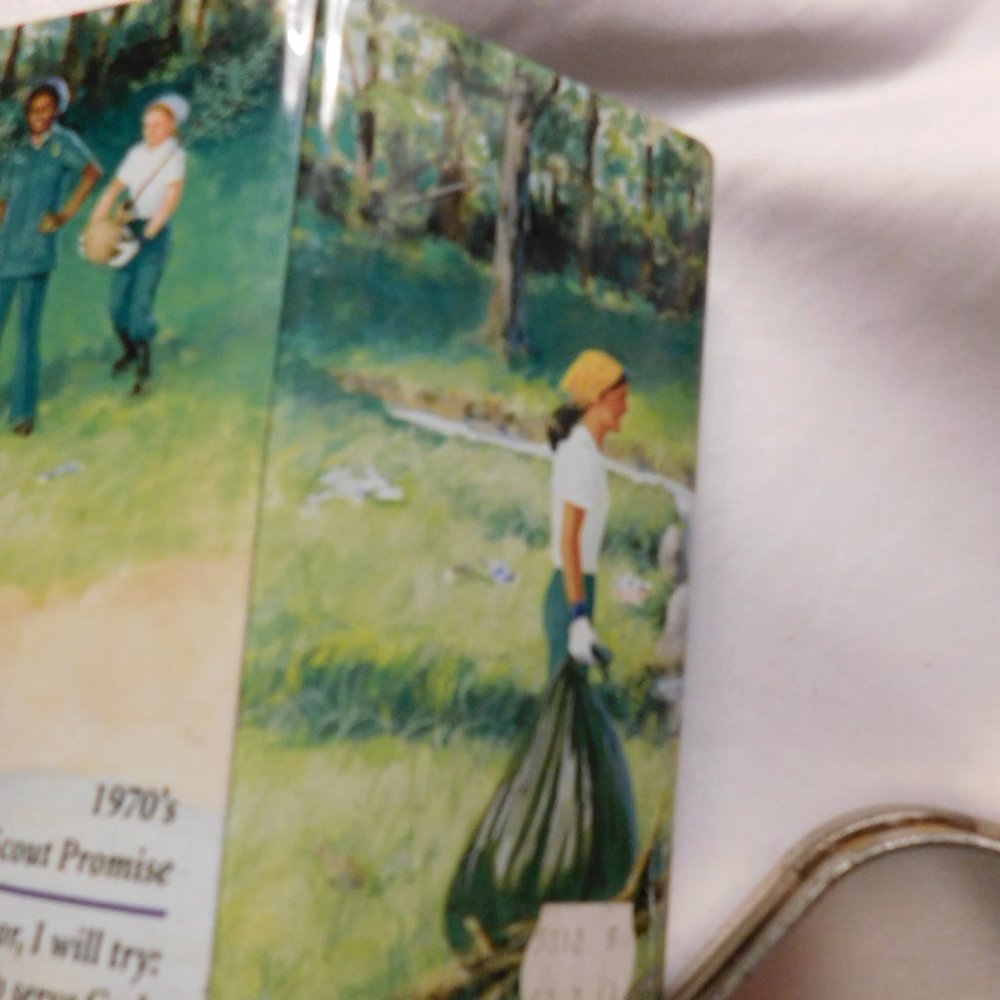 GIRL SCOUT PROMISE COLLECTIBLE TIN - Picture 11 of 11